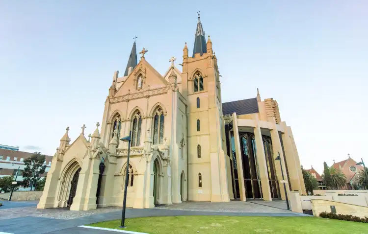 Các khách sạn gần St Mary's Cathedral