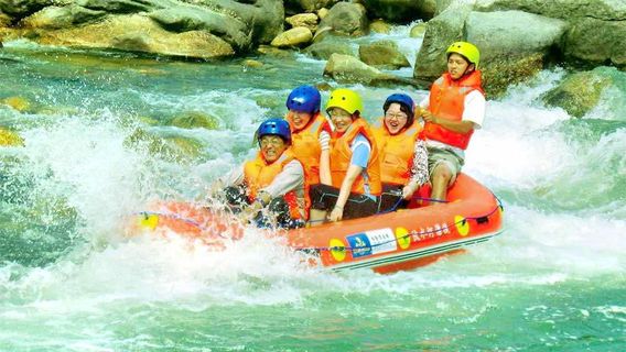 Tongche Bay Drifting