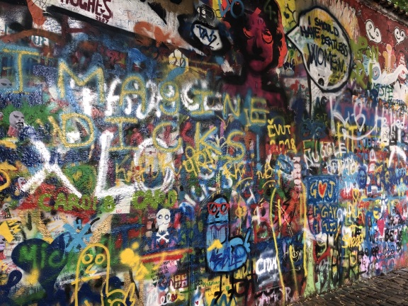 ジョン レノンの壁 プラハ の旅行レビュー Trip Comトラベルガイド