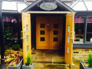 Amici Wine Bar