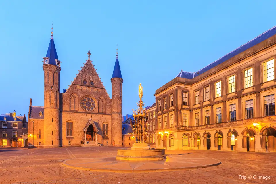 2_Inner Court & Hall Of The Knights