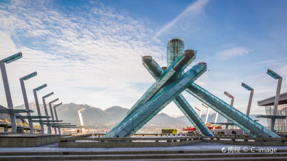 ทัวร์วันเดียว/ทัวร์หลายวัน ปราสาทแคนาดา สแตนลีย์พาร์ค + สะพานไลออนส์เกต + สะพานลอยแคนาดา + นาฬิกาไอน้ำกัสทาวน์