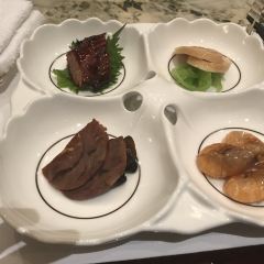 YI LONG COURT ảnh của người dùng