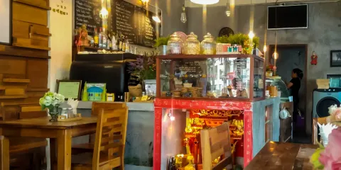 May & Mark Restaurant