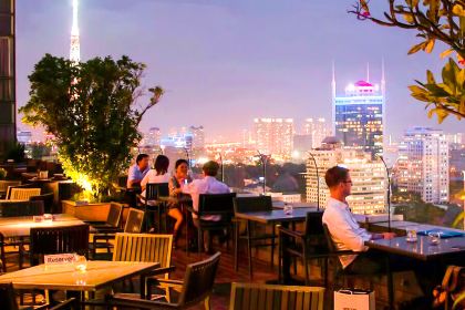 Shri Restaurant & Lounge