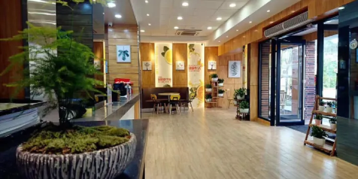 德克基(三官寺店)