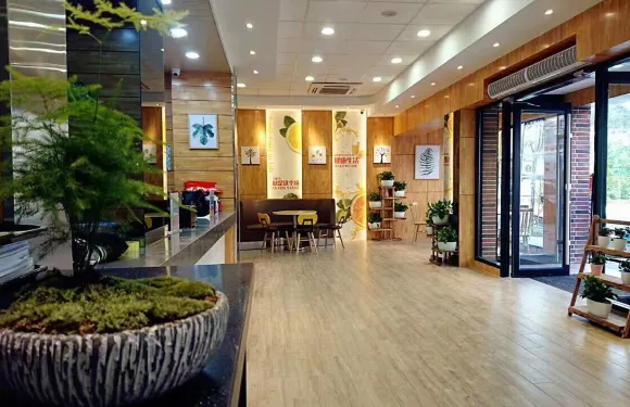 德克基(三官寺店)