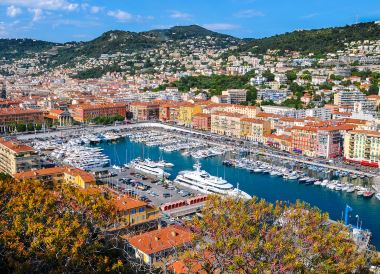 ニース行き飛行機