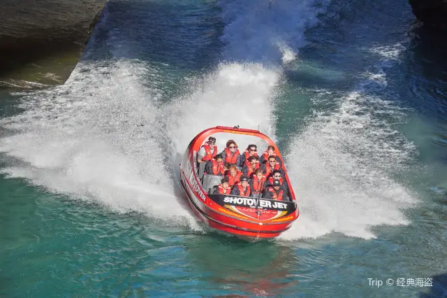 Speedboat Rides in Queenstown