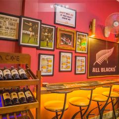 Jungle Burger Sports Bar & Bistro 여행 사진