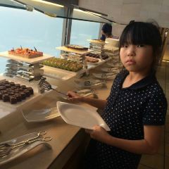 Laoyejiudianyuntianzizhucanting User Photo