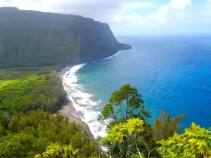 Waipiʻo Valley Lookout