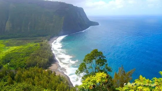 Waipiʻo Valley Lookout