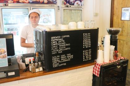 Gusto Y Gustos Deli and Bakery