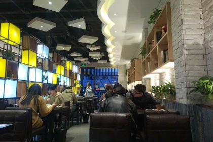 嗨声部落酱骨头(大学城店)