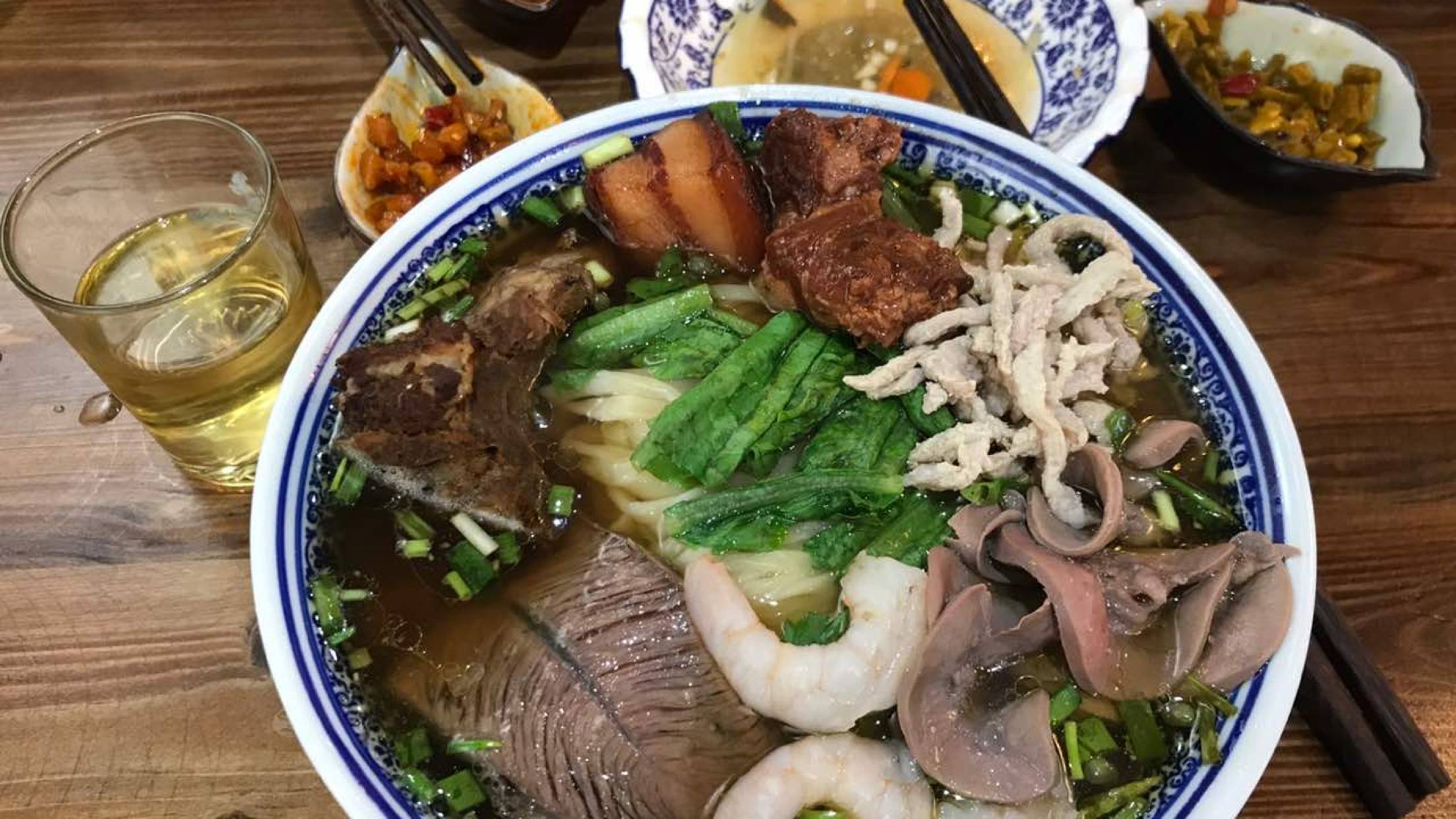 鴻福麵館