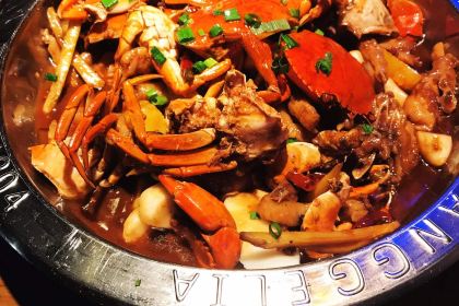 胖哥俩肉蟹煲(东百元洪购物广场店)