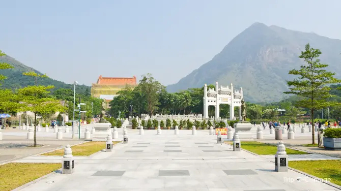 Ngong Ping Piazza