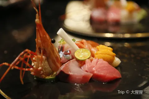 UNDER THE MOON CUISINE