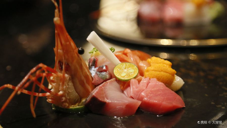 UNDER THE MOON CUISINE