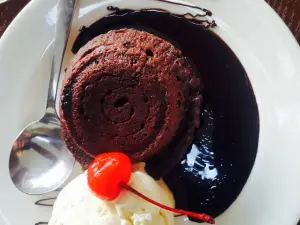 Mama Toko Kue dan Es Krim