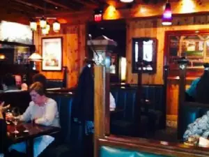 Artie's