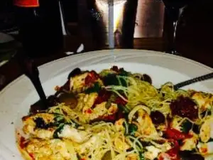 Benis Restaurant Bar and Grill
