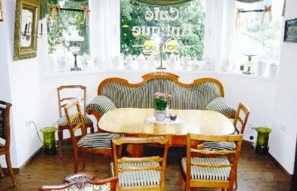Cafe Antique