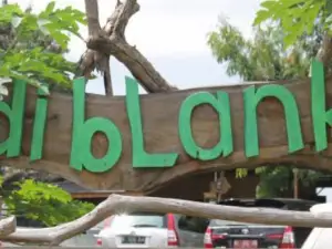 Rumah Makan "Di blank"