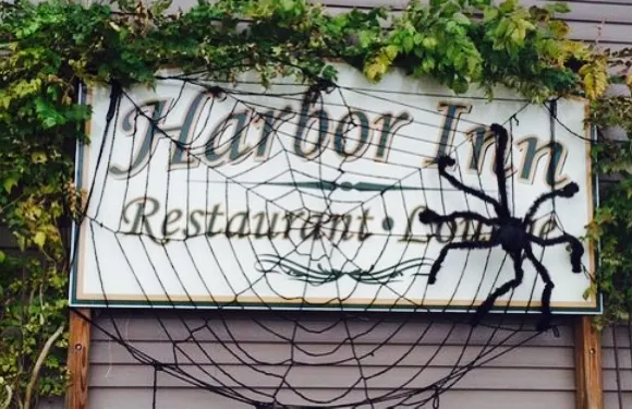 Harbor Inn