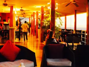 The Papaya Lounge Restaurant