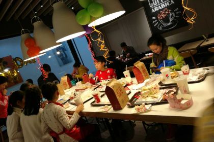 肯德基(体育中心店)