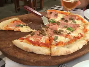 La Dolce Vita pizza e cantina toscana