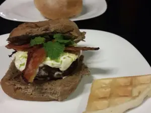 Super 8 Burger