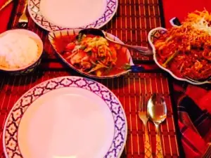 Thum's Kitchen Thai Cuisine