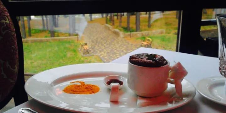 Shkatulka Restaurant