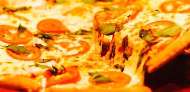 Pizza Clock Lounge