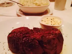 Fleming’s Prime Steakhouse & Wine Bar
