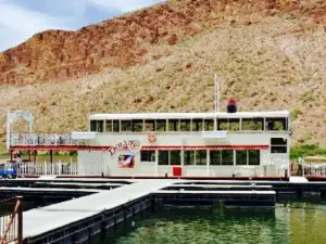 LAKESIDE RESTAURANT & CANTINA