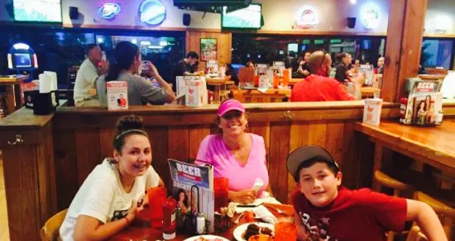 Hooters