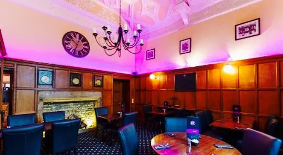 62 The Bank & Bar 62