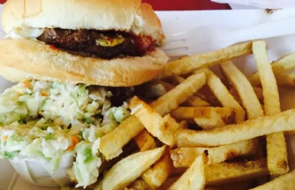 Mac's Drive-In （Open April - September）