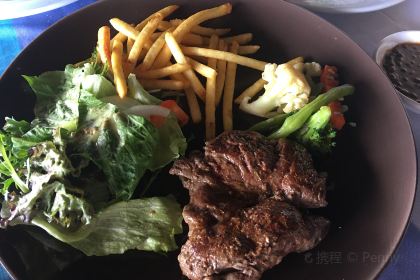 Bopha Phnom Penh Titanic Restaurant