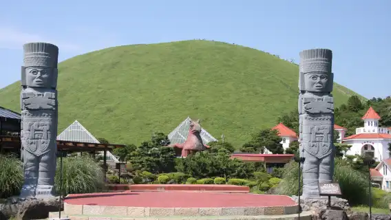 日本伊豆：大室山+仙人掌動物園+城崎海岸+伊豆觀海列車