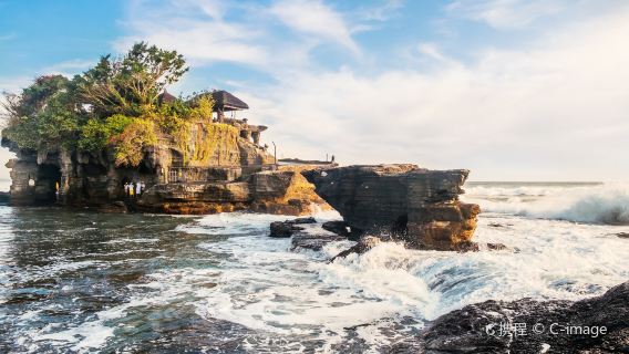 Süd-Bali: Tanah Lot + Lover's Cliff + Garuda Wisnu Kencana + Jimbaran Sunset Day Tour