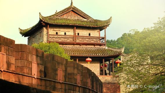 鳳凰古城一日遊【導覽帶您遊鳳凰古城七景文化歷史】