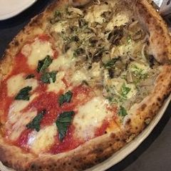 Pizza 4P’s Le Thanh Ton User Photo