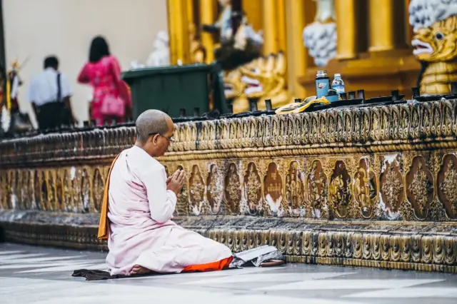 Meditation in Yangon