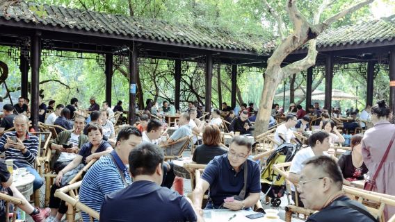 Tour privado de 1 día: Base de Pandas+Parque del Pueblo +Callejones Anchos y Estrechos