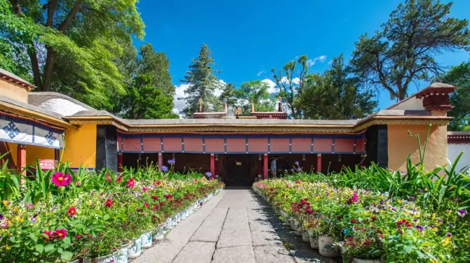 拉薩自由行, 羅布林卡